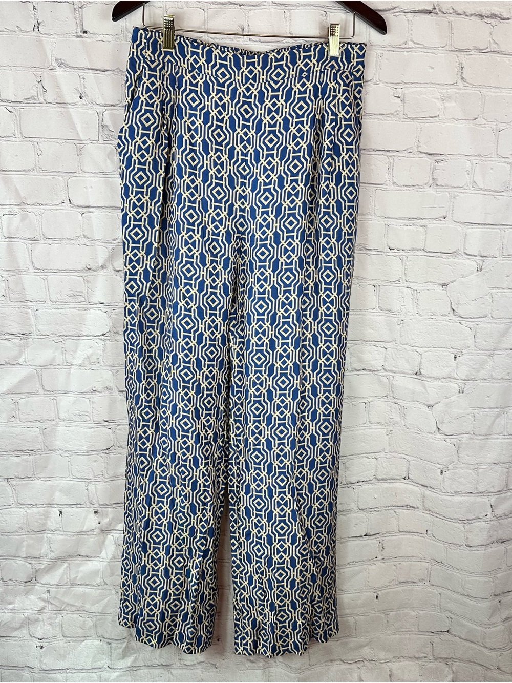 J. McLaughlin Blue & White Geometric Print Chinos wide leg